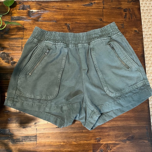 Aerie Forest Green Shorts - Picture 7 of 8
